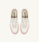 Vue du dessus des baskets Autry Medalist GS36 rose pâle, sneakers femme confort, dispo Versailles. seeyoustore
