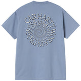 T-shirt Carhartt WIP S/S Spirals bleu doux avec un grand graphique en spirale et texte au dos.