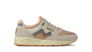BASKET ARIA 95 DE COULEUR BEIGE ORANGE GRIS KARHU 