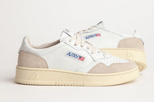 BASKET MEDALIST LOW SUEDE LEATHER WHITE AUTRY ACTION SHOES VERSAILLES