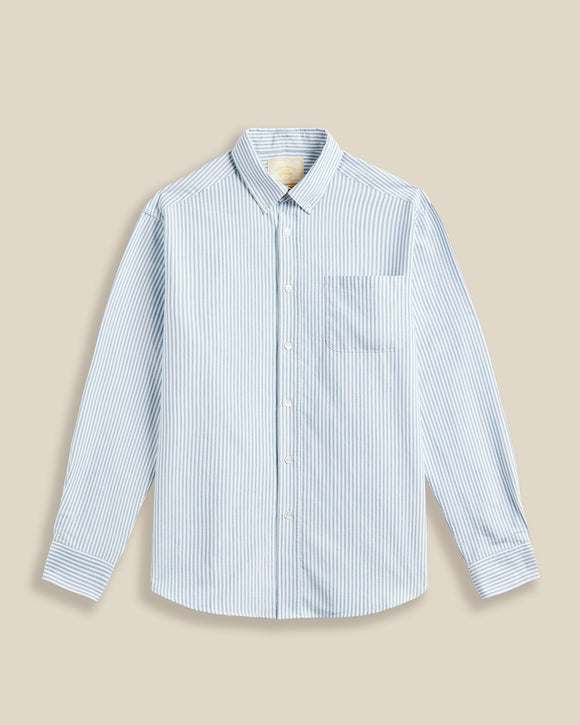 Chemise à rayures vertes et blanches Belavista – coupe droite, col boutonné, 100 % coton. Une pièce estivale raffinée signée Portuguese Flannel, disponible chez SEE YOU à Versailles.