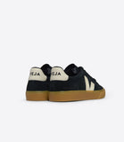 BASKET LOGO GRIS CLAIR PIERRE VEJA 