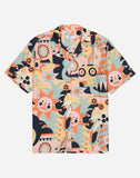 Chemise Guanacaste OLOW, une pièce légère et élégante inspirée du style casual chic. Confectionnée en coton et lin pour un confort optimal et une respirabilité parfaite. Son design minimaliste et ses boutons en bois en font un incontournable de la saison. Disponible en boutique chez SEE YOU, concept store à Versailles.