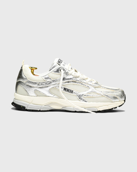 MERCER AMSTERDAM THE RE-RUN PINEAPPLE 2.0 SILVER Acheter Mercer Amsterdam The Re-Run Pineapple 2.0
Sneakers durables Mercer Amsterdam
Où acheter The Re-Run Pineapple 2.0 Mercer
Meilleures baskets écologiques 2024
Mercer Amsterdam Re-Run Pineapple prix