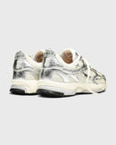SHOES LOGO ANANAS BLANC A L’ARRIÈRE DE LA CHAUSSURE AVEC UN TALON GRIS  MERCER versailles mixte promotion soldes concept store streetwear legere confortable sport