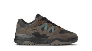 FUSION XT BLACK LAUREL WREATH KARHU Sneakers rétro running Baskets vintage Sneakers scandinaves Confort et performance Chaussures running lifestyle Look casual sportif