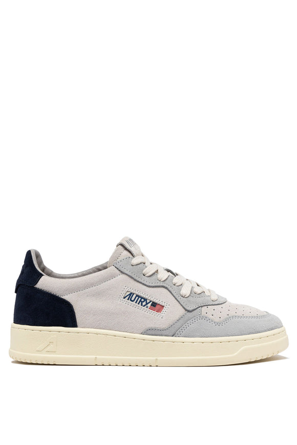 MEDALIST LOW MAN SUEDE AVEC SES DIFFÉRENTS BLEUS AUTRY 