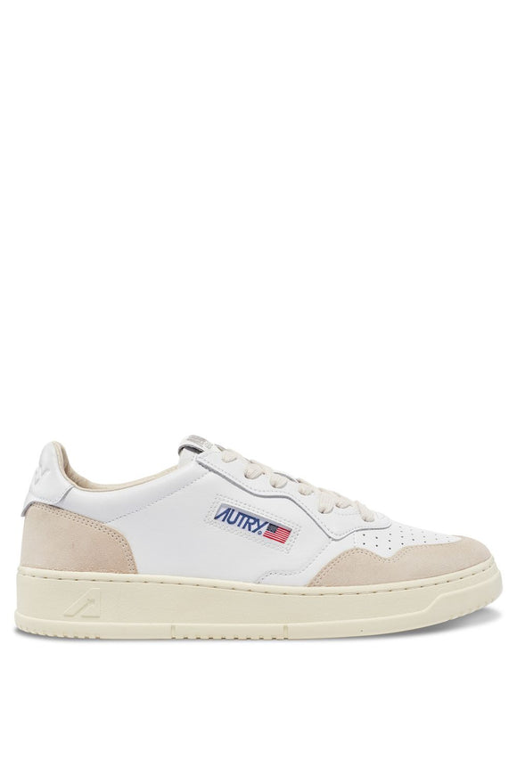 BASKET MEDALIST LOW SUEDE LEATHER WHITE AUTRY ACTION SHOES 
