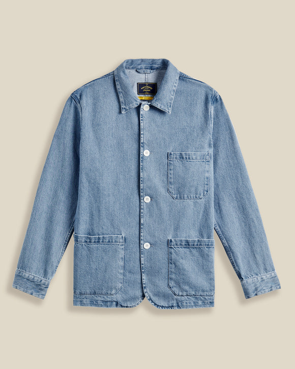 Veste Labura en denim brut – Portuguese Flannel. Coupe droite d’inspiration workwear, trois poches plaquées et toile en coton robuste. Un essentiel moderne à découvrir chez SEE YOU, concept store masculin à Versailles.