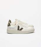 Basket VEJA V-90 Extra White Kaki – Sneakers en cuir blanc avec détails kaki, design épuré et fabrication éco-responsable.