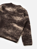 Cardigan Universal Works Cloud Camo Knit Marron avec motif tacheté brun et beige, gros plan sur le col et la manche.