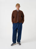 Zip Liner Jacket Wool Fleece Marron Chiné pour homme. Veste zippée en polaire de laine, portée avec un jean et des baskets.