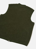 Gilet zippé en polaire de laine Universal Works, coloris olive. Vue arrière, texture douce et coupe sans manches.