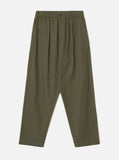 Pantalon de survã¢tement plissÃ© homme Universal Works en moleskine brossÃ©e, coloris olive.